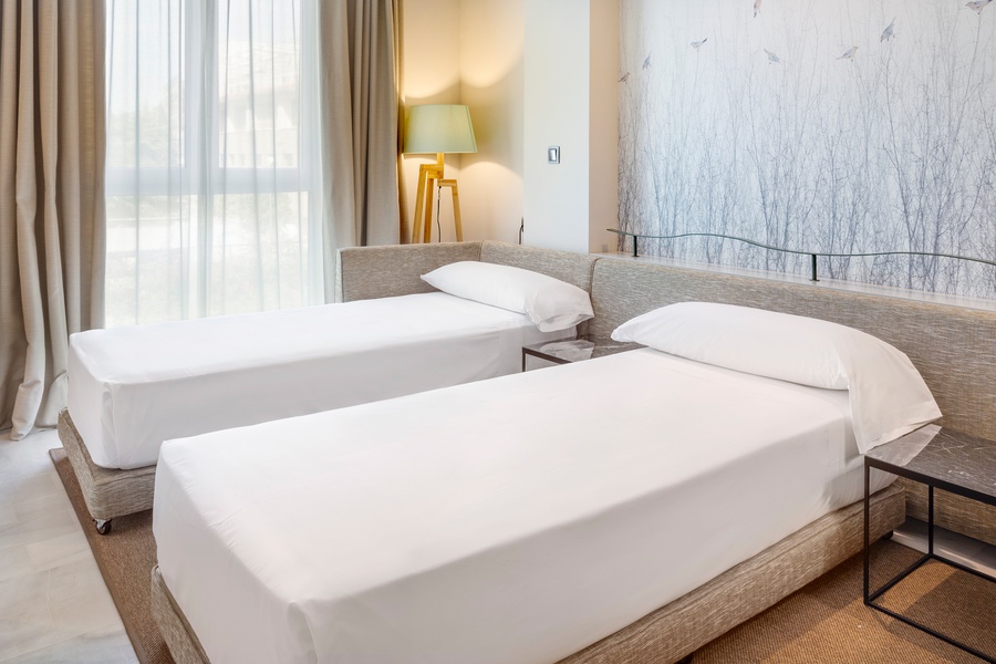 SUITE CON CAMA EXTRAGRANDE Hotel San Pablo Sevilla 