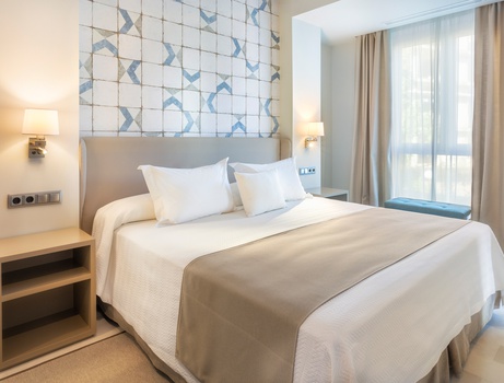 SUITE CON CAMA EXTRAGRANDE Hotel San Pablo Sevilla 